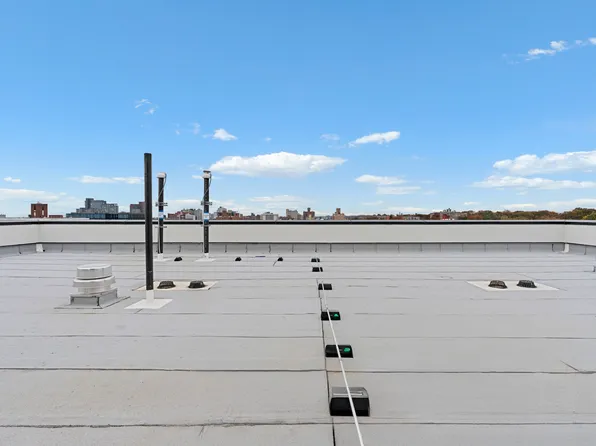 172-02 Hillside Avenue image 11 of 13