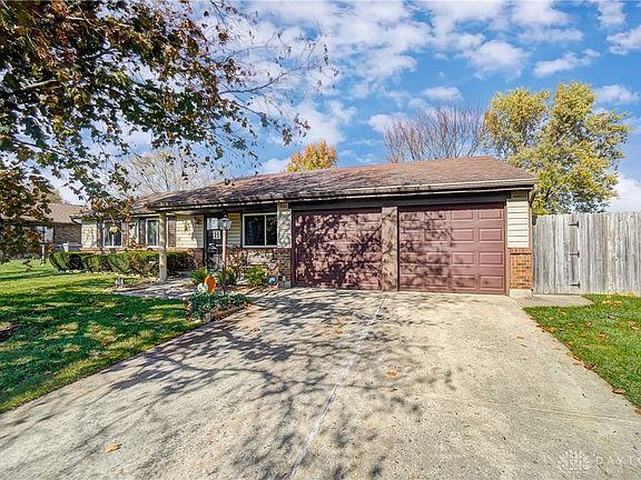 2nd image of 805 Sunset Dr