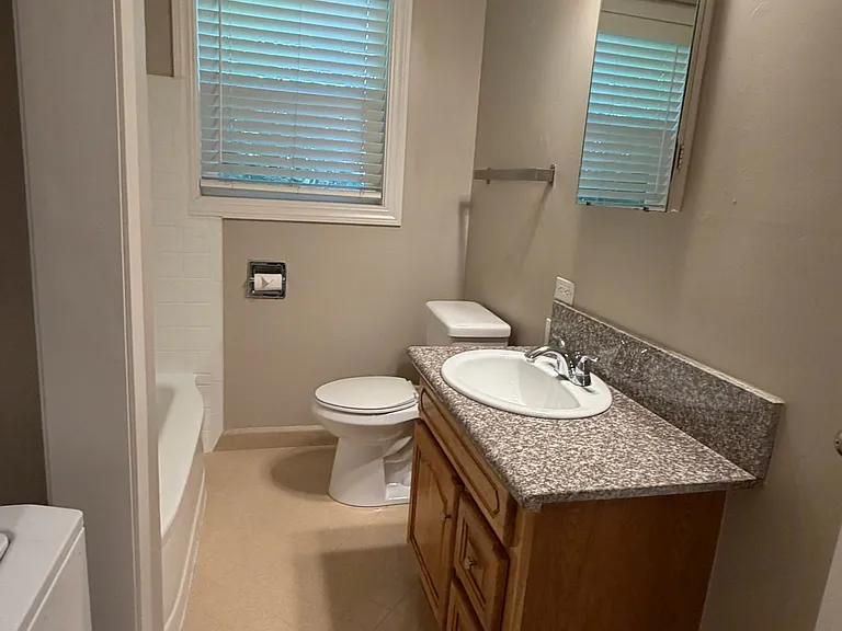 2711 E St #6 — Photo 8