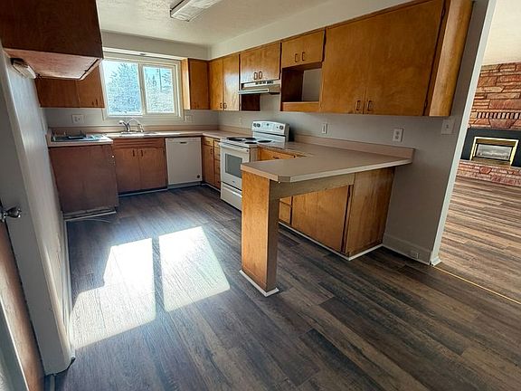 4th image of 197 Dahlia St