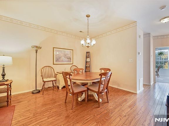 5th image of 1179 Chedworth Circle