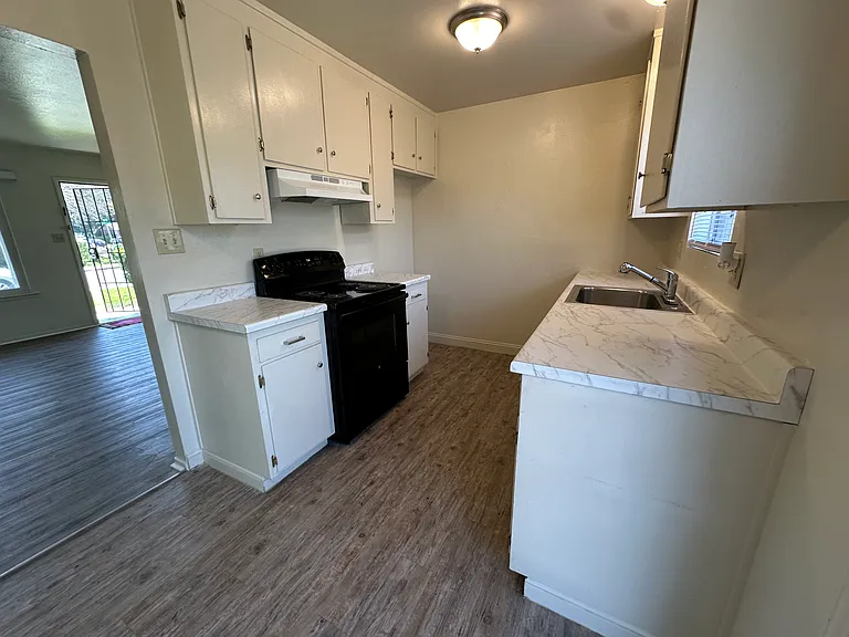 114 Erma Ave — Photo 4