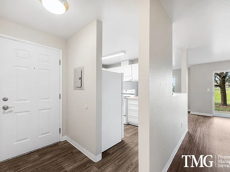Kings Meadow Apartments — Photo 37