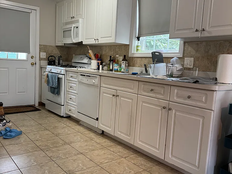 17 Adamson St #3 — Photo 4