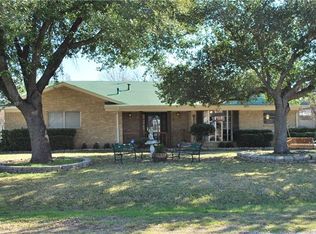 911 Henderson St, Wills Point, TX 75169