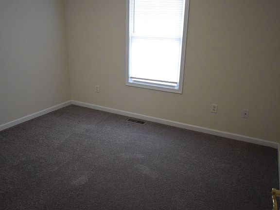 5th image of 37 Lafayette Dr