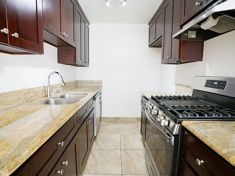 Larrabee 1200 — Photo 3