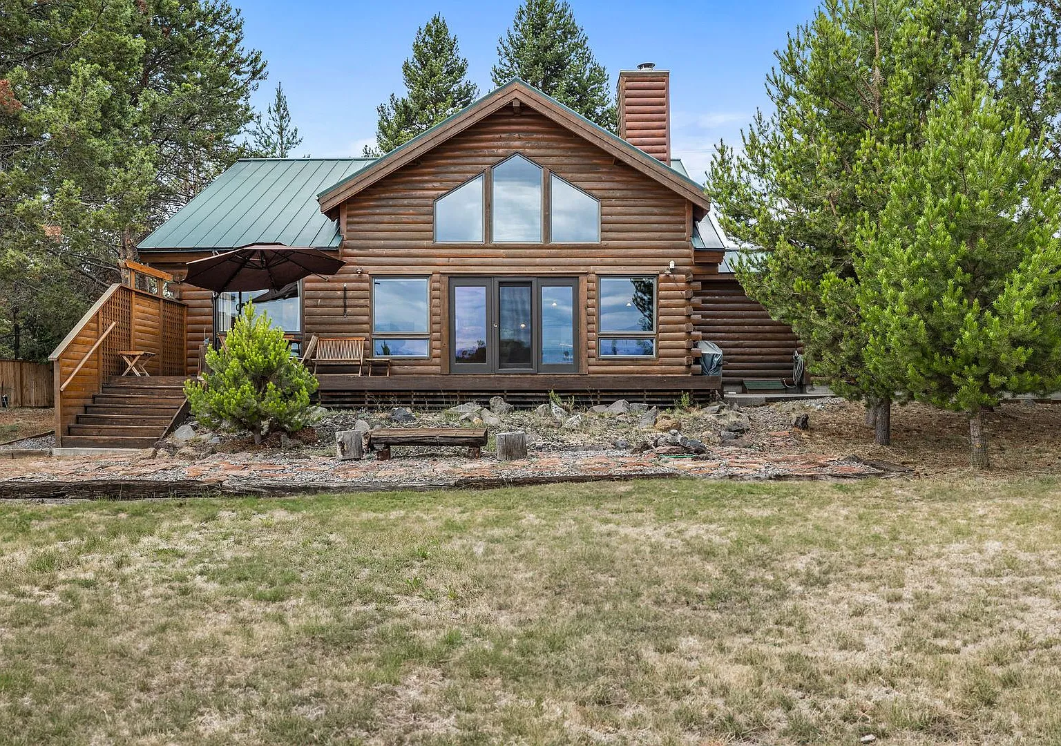 Log home on 3.57 riverfront acres with stunning view! Furnished — Photo 1