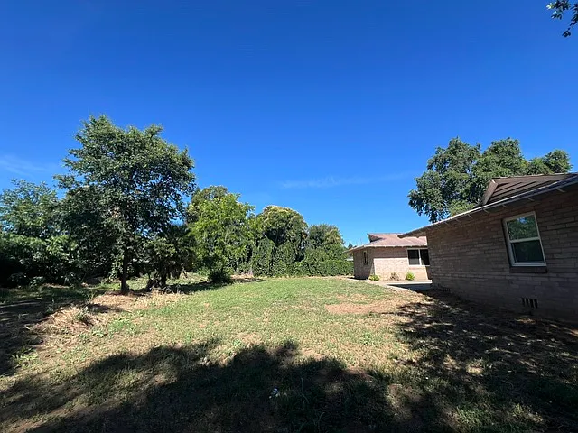 1157 East Ave — Photo 37
