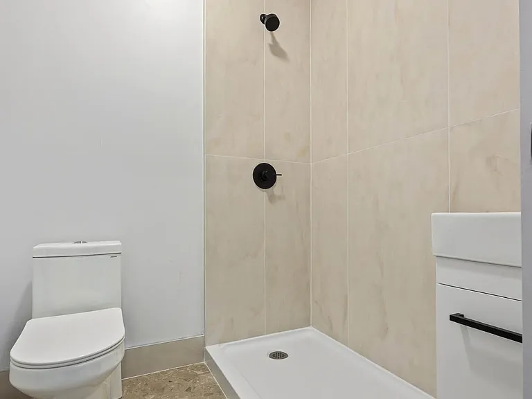 105 Hawthorne St #4A — Photo 13