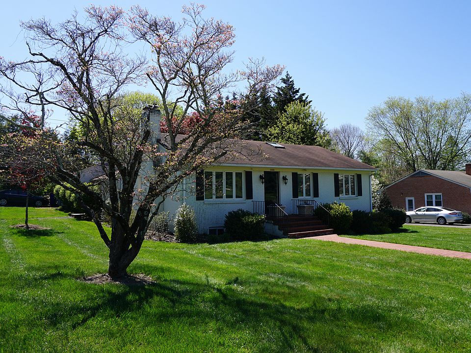 1st image of 1008 Willard Dr