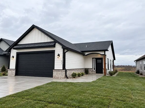 9881 Weeping Willow Dr, Manhattan, KS 66502