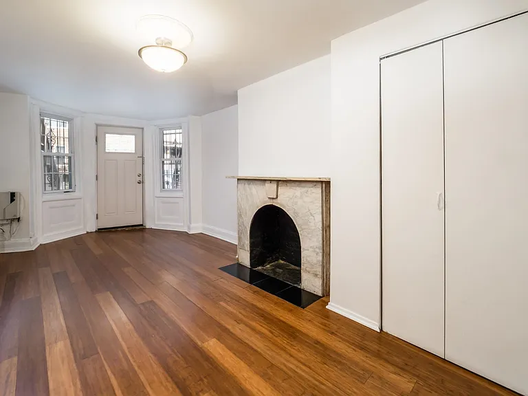491 Mercer St #1 — Photo 2