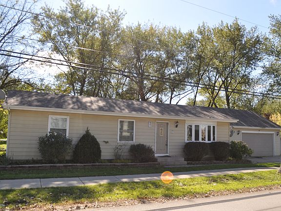 3rd image of 421 Oakwood Dr