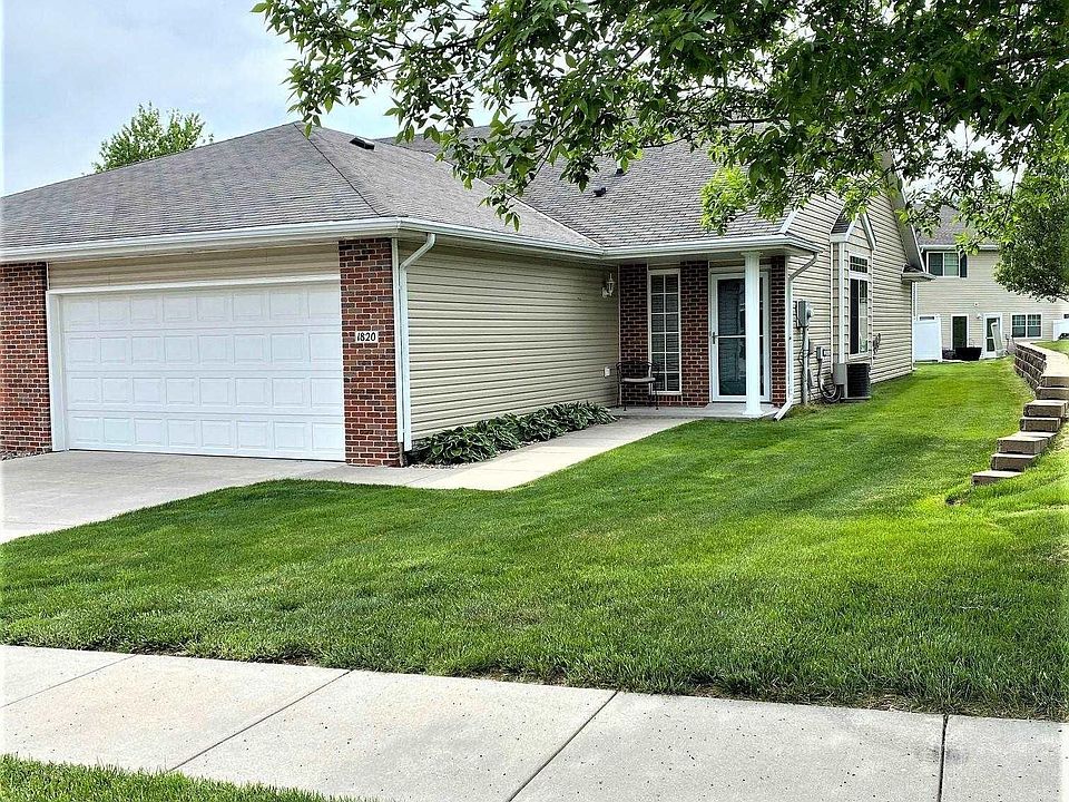 1st image of 1820 N 176th Ct
