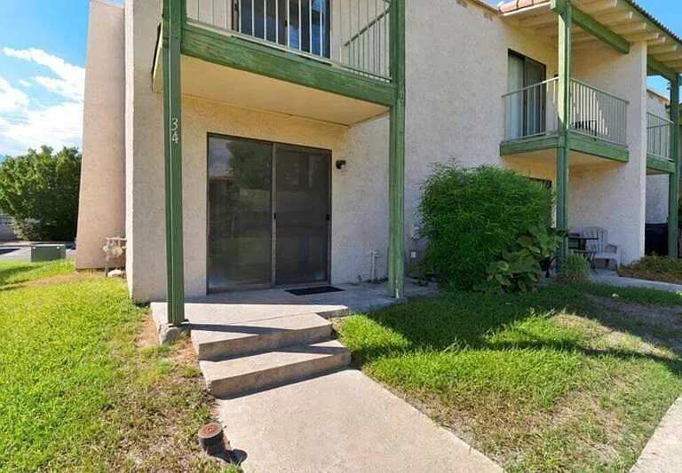 34 Lakeview Cir — Photo 2