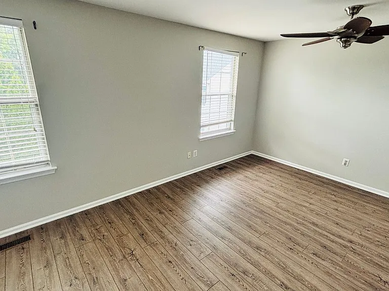 2427 Linksman Ln — Photo 16