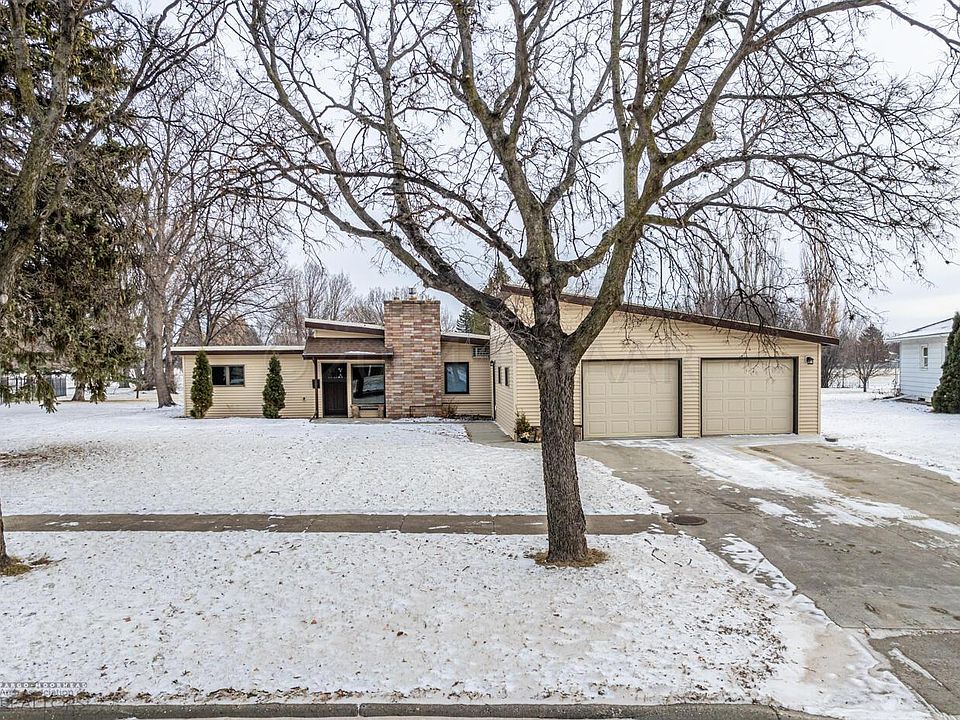 844 2nd St N, Wahpeton, ND 58075 Zillow