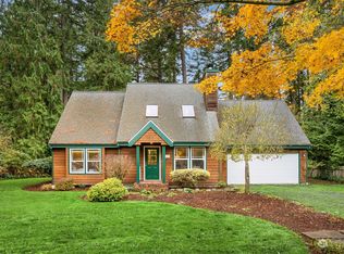 8525 Jennie Ave NE, Bainbridge Island, WA 98110