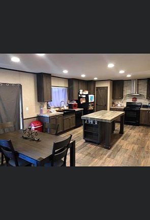 2nd image of 1554 N Acts Ave