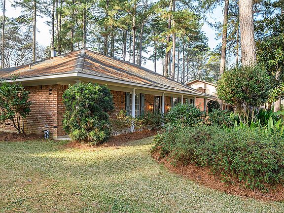 4th image of 720 Cobblestone Dr