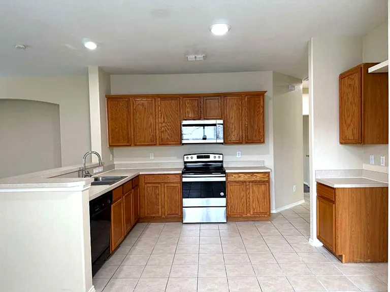 1113 Mockingbird Dr — Photo 3