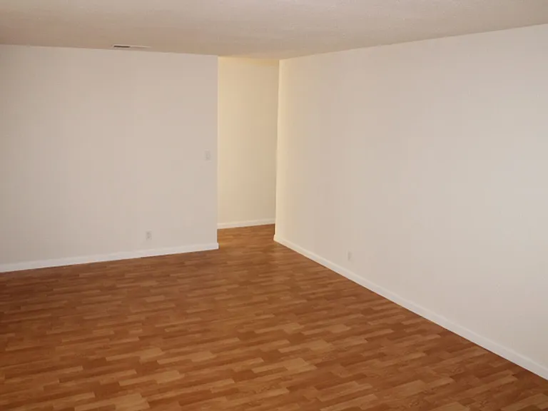 2152 Bluejay Cir — Photo 14