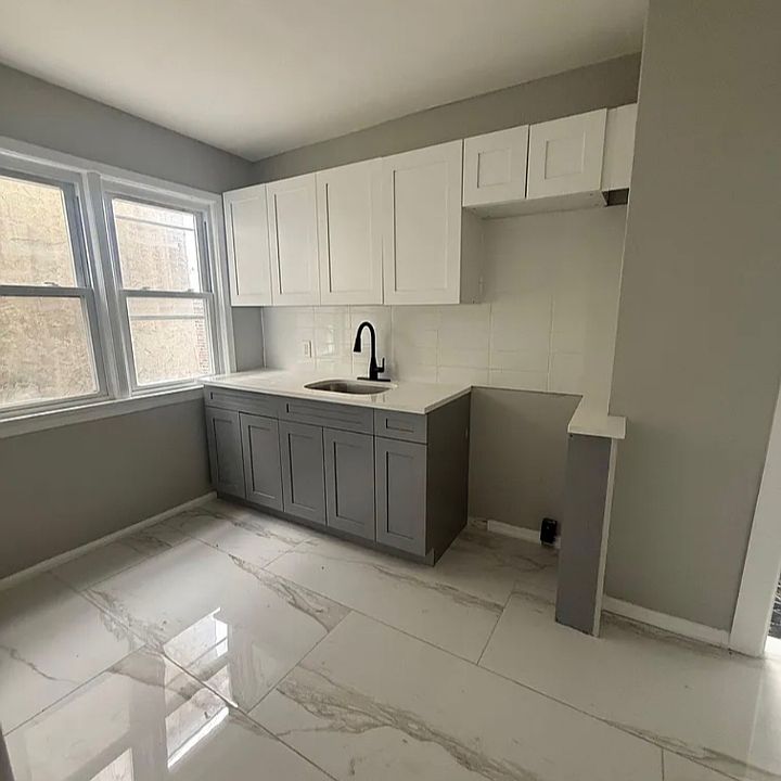 1st image of 25 Rowland St #3L