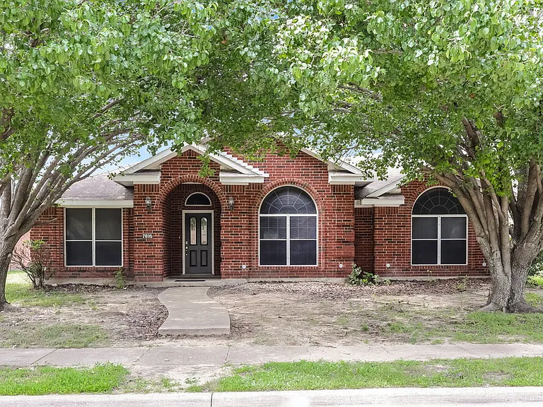 7605 Colfax Dr — Photo 1