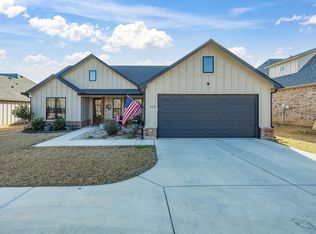 825 Holbrook Rd, Springtown, TX 76082