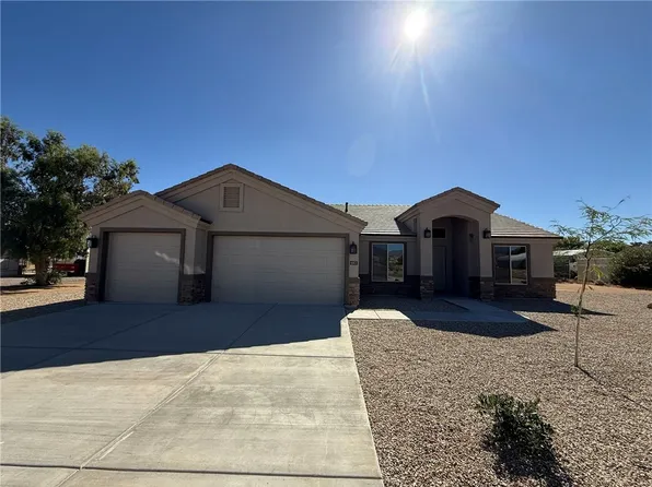 683 S San Pedro Road, Golden Valley, AZ 86413