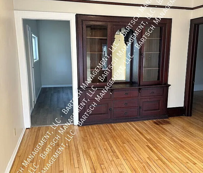 3279 S Pine Ave — Photo 2