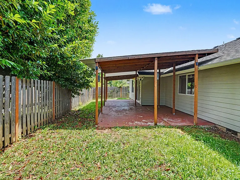 1075 Mildred Ln SE — Photo 43