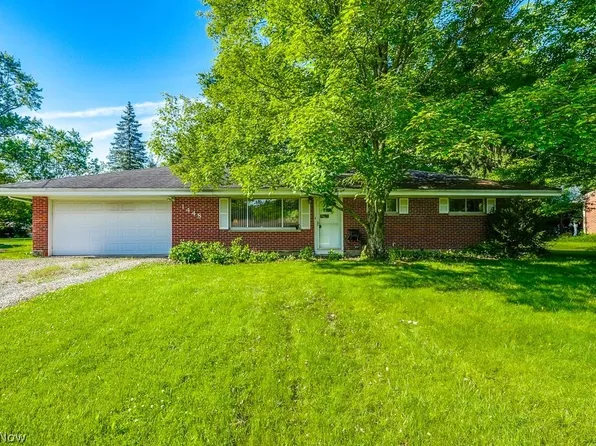 1448 Roseland Dr, Macedonia, OH 44056