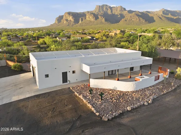 1651 S PROSPECTORS Road, Apache Junction, AZ 85119