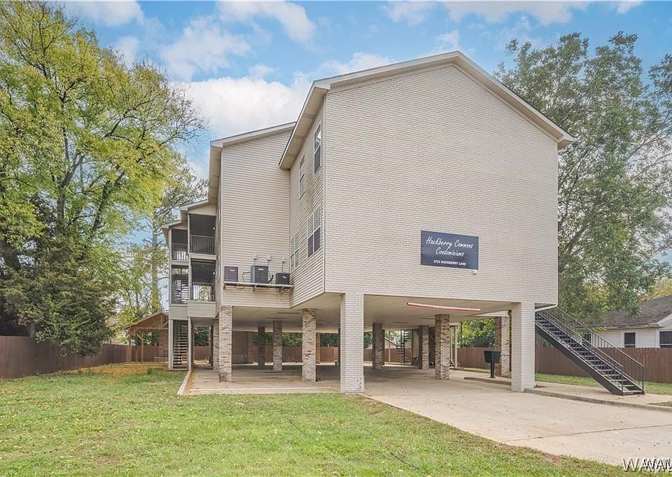 1st image of 1721 Hackberry Ln APT 8