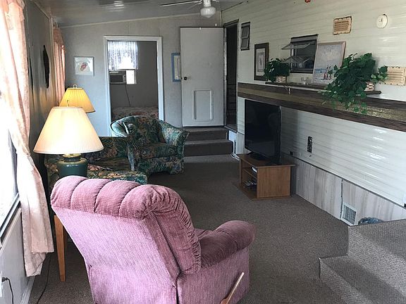 2nd image of 317 Golf Crest Ln