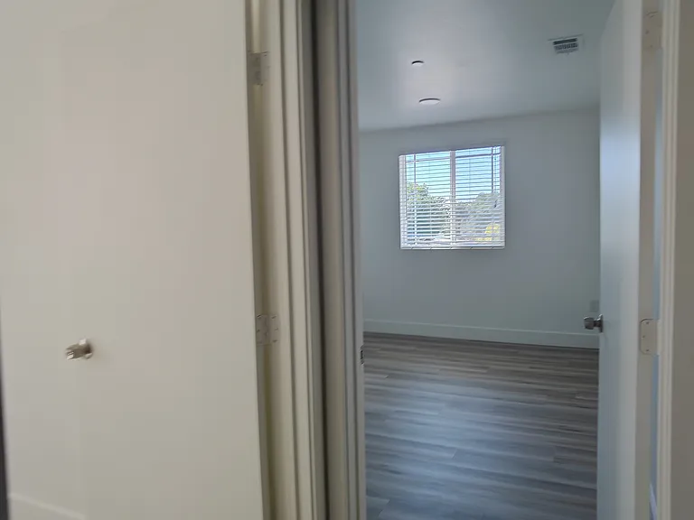 3721 S San Pedro St #3723-1/2 — Photo 8
