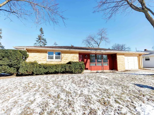 1082 Rockdale St, Green Bay, WI 54304