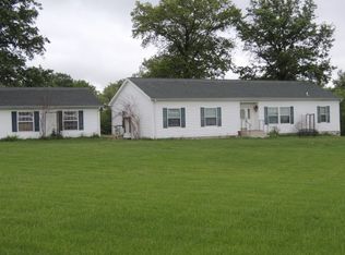 1104 Hearts Delight Ave, Greenville, IL 62246