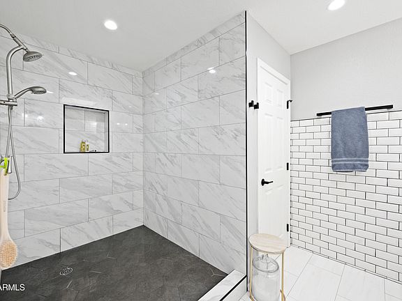4th image of 1436 E ROSEMONTE Drive