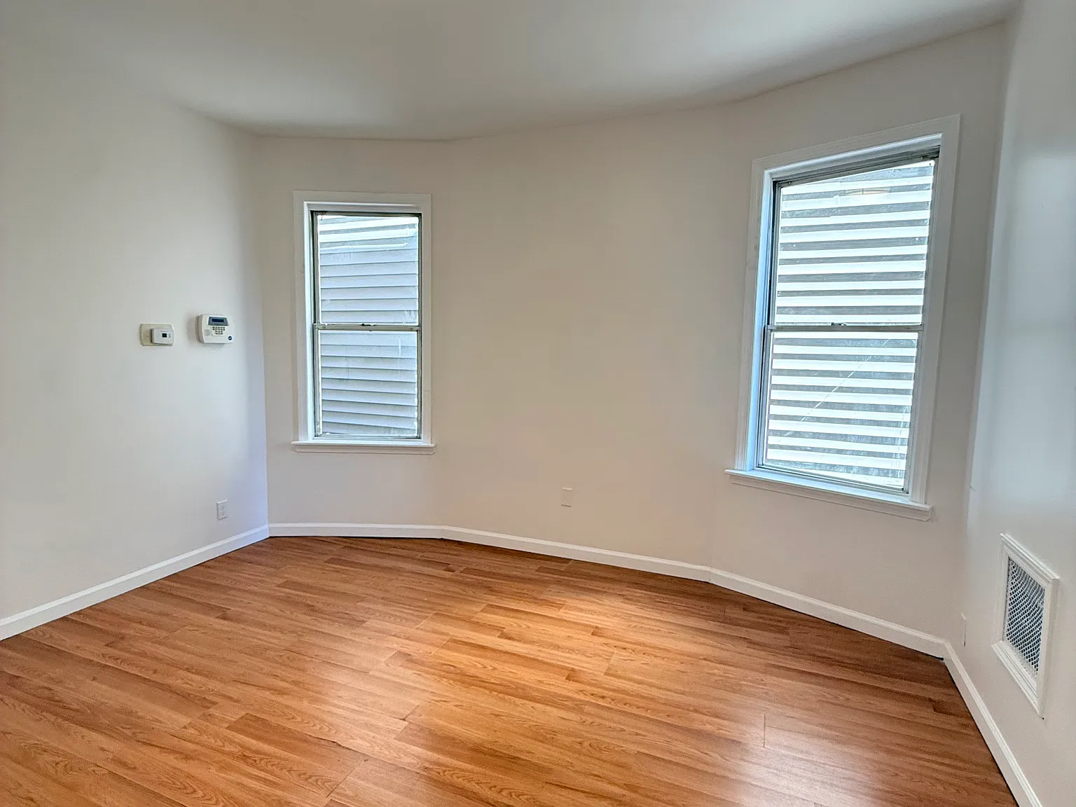 3 bed, $1,995 — Photo 2