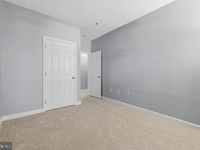 501 Hungerford Dr #144 — Photo 30