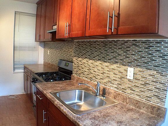 5th image of 3091 44th St APT 1L