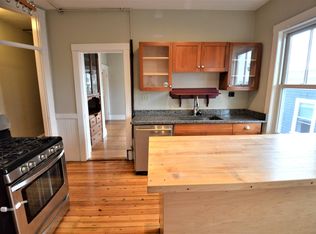 82 Montebello Rd FLOOR 3, Jamaica Plain, MA 02130