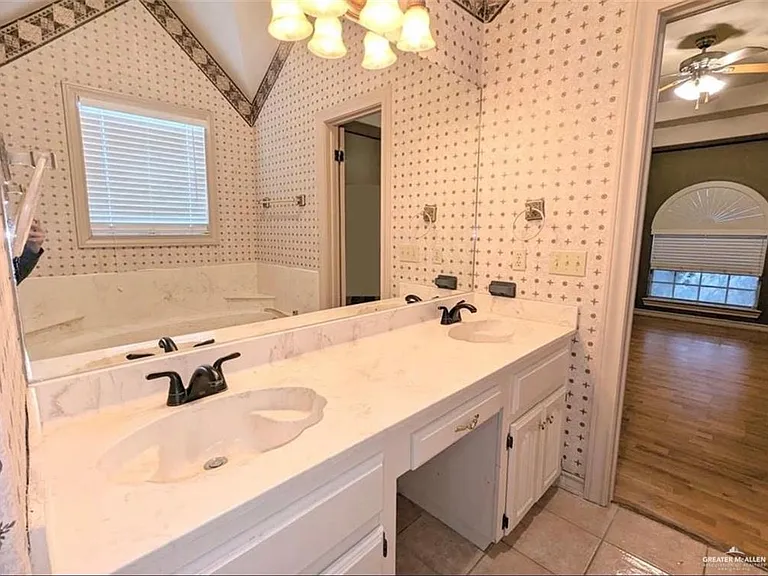 401 E Shasta Ave — Photo 10