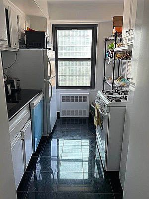 3rd image of 279 E 44th St APT 19D