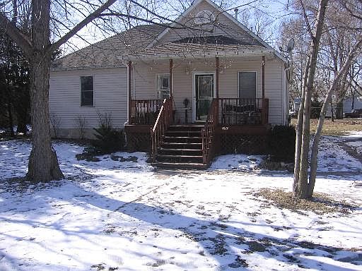 1st image of 160 N 3rd Ave
