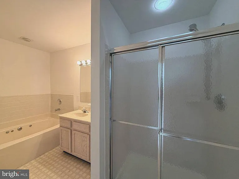 8906 Mallard Ct — Photo 13