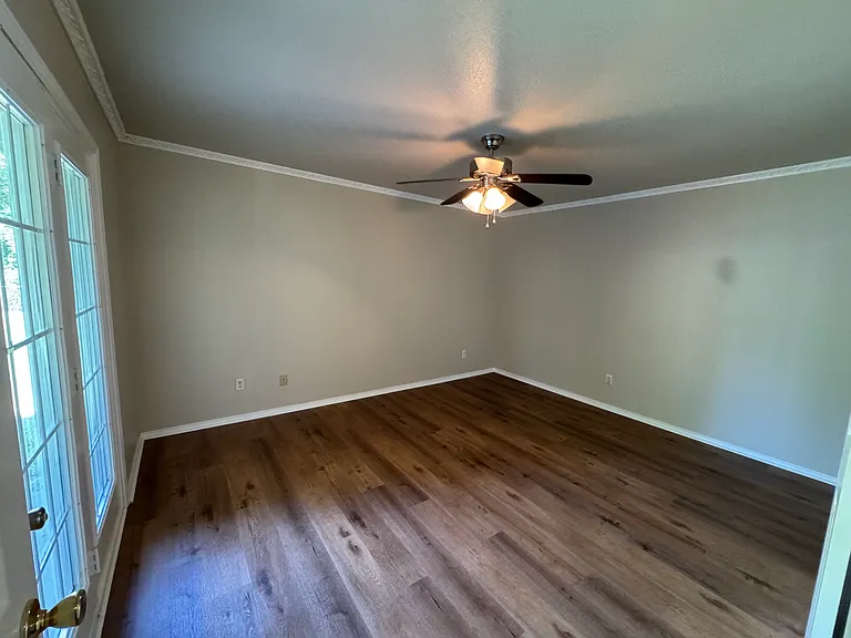 223 N Valley Dr — Photo 26